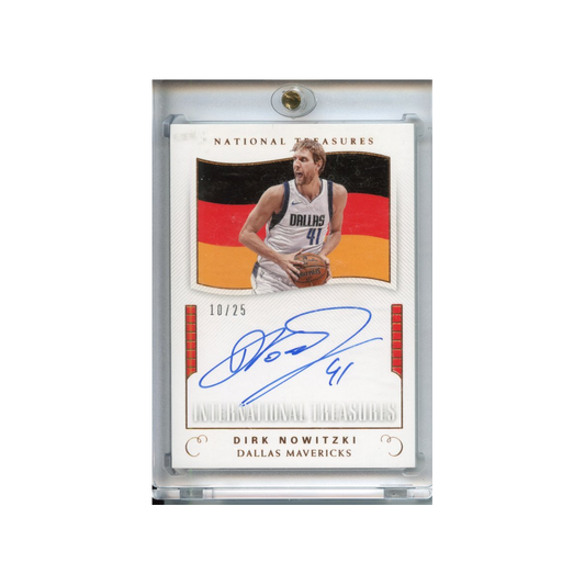Dirk-Nowitzki-Auto-International-Treasures-/25-2017-National-Treasures-Vorderseite