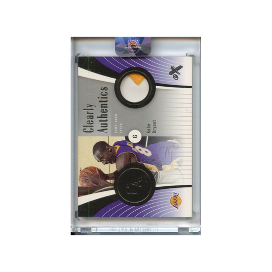 Kobe-Bryant-Clearly-Authentics-Patch-/75-2006-Fleer-EX-Vorderseite