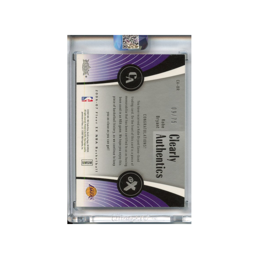 Kobe-Bryant-Clearly-Authentics-Patch-/75-2006-Fleer-EX-Rückseite