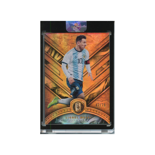 Lionel-Messi-AU-/79-2019-Gold-Standard-Vorderseite