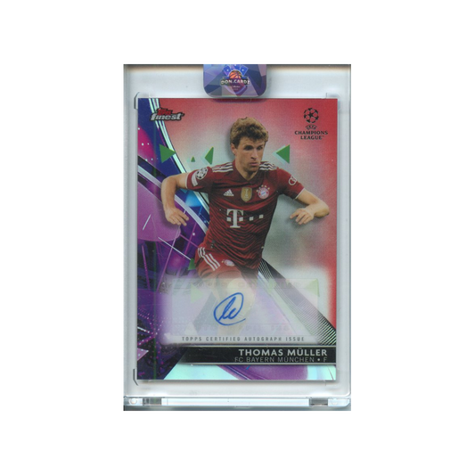 Thomas-Müller-Autograph-Red-/5-2022-Topps-Finest-Vorderseite