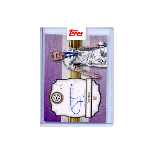 Toni-Kroos-Purple-Autograph-Historic-Champions-/5-2024-Definitive-Vorderseite