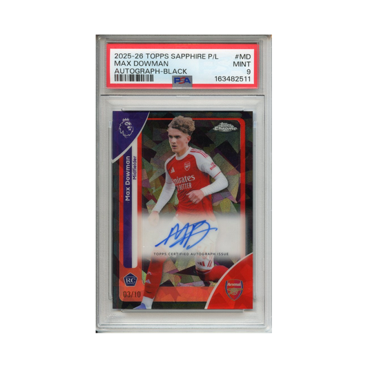 Max-Dowman-Autograph-Black-2025-26-Topps-Sapphire-P/L-PSA-9-Vorderseite