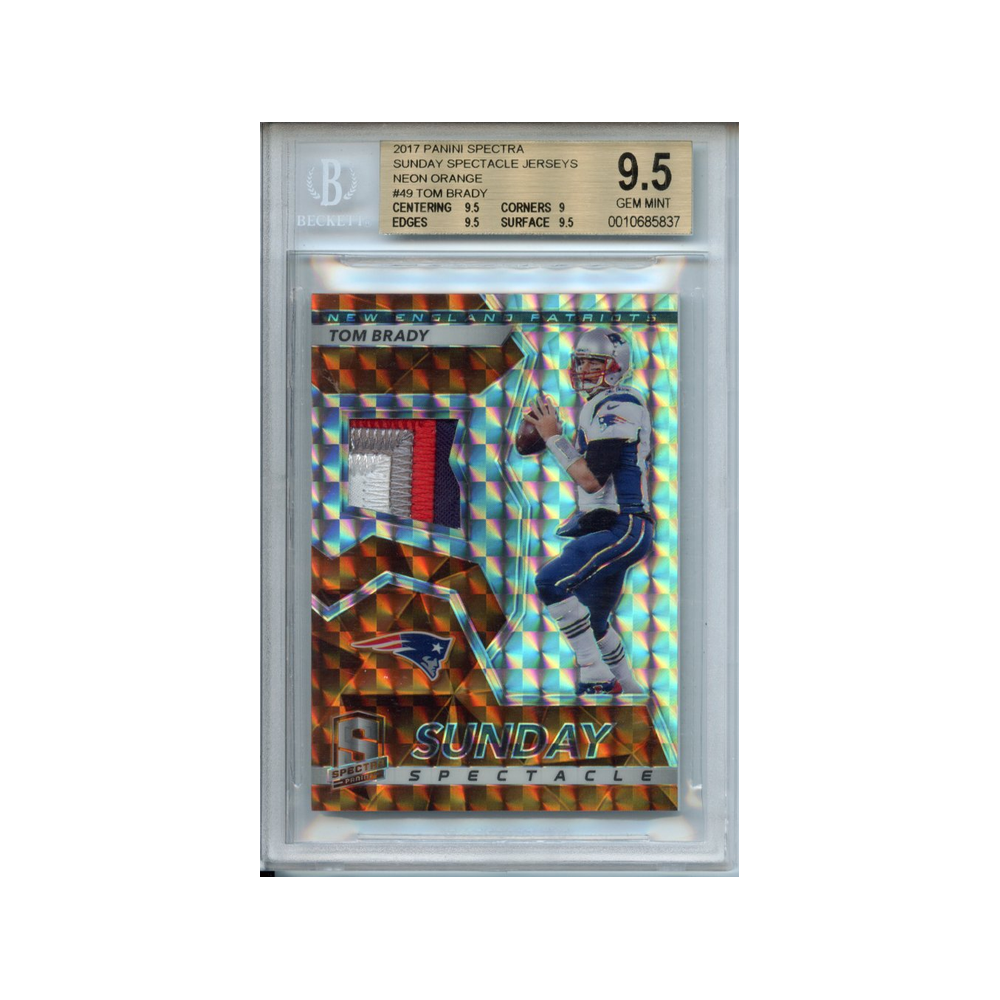 Tom-Brady-Neon-orange-Sunday-Spectacle-Jerseys-2017-Panini-Spectra-BGS-9.5-Vorderseite