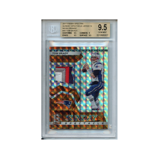 Tom-Brady-Neon-orange-Sunday-Spectacle-Jerseys-2017-Panini-Spectra-BGS-9.5-Vorderseite